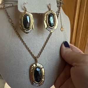 Kendra Scott, Anna earrings and necklace in vintage Gold